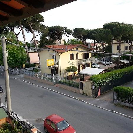 Apartamento Casamare Gianluca Marina di Massa Exterior foto